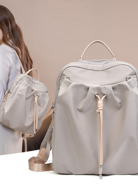 廿下牛津布轻盈纯色休闲双肩包女夏季百搭褶皱双肩包休闲背包