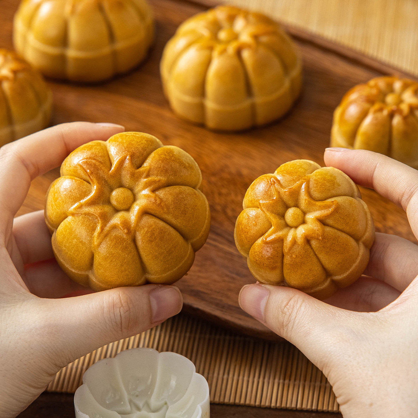 南瓜月饼模具2026年新款手压式家用按冰皮50g75克广式柿子花生磨