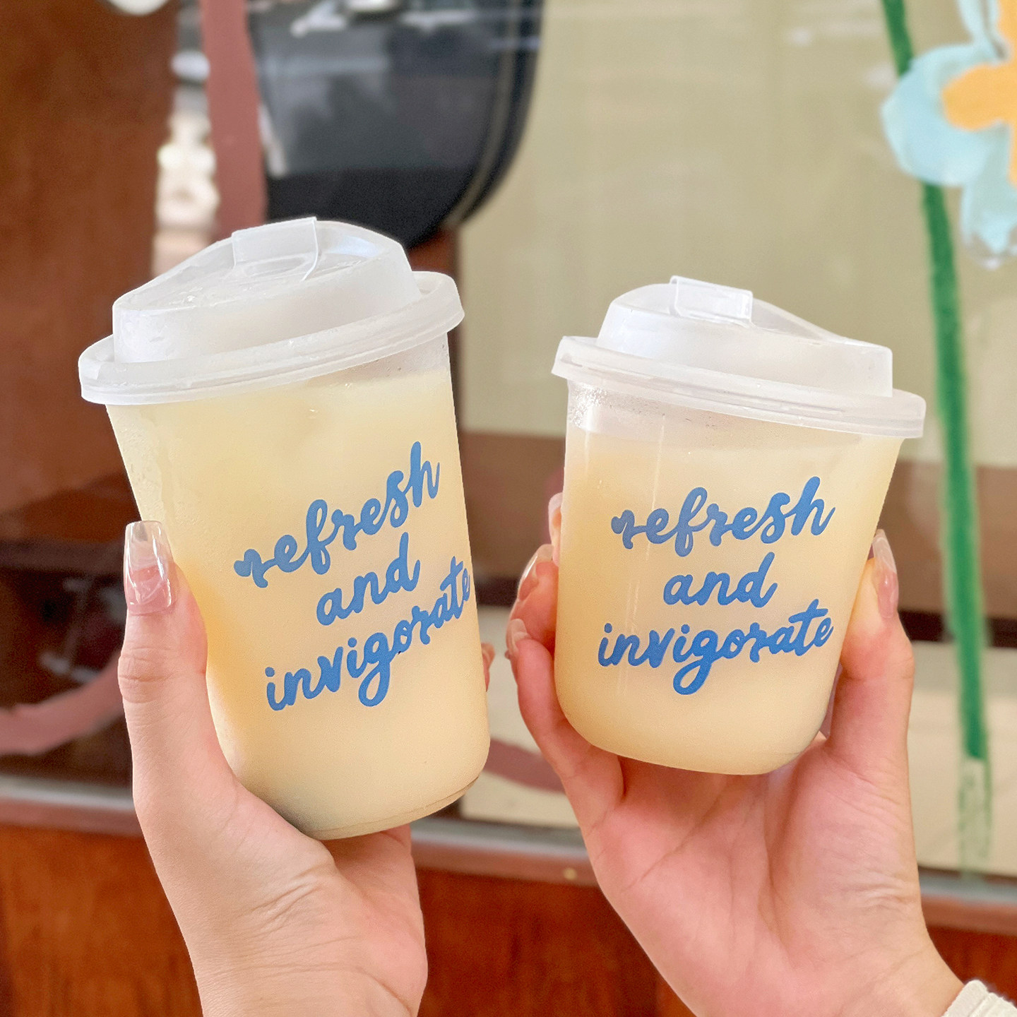 一次性咖啡杯子带盖奶茶食品级外出携带商用高档精致外卖饮品塑料