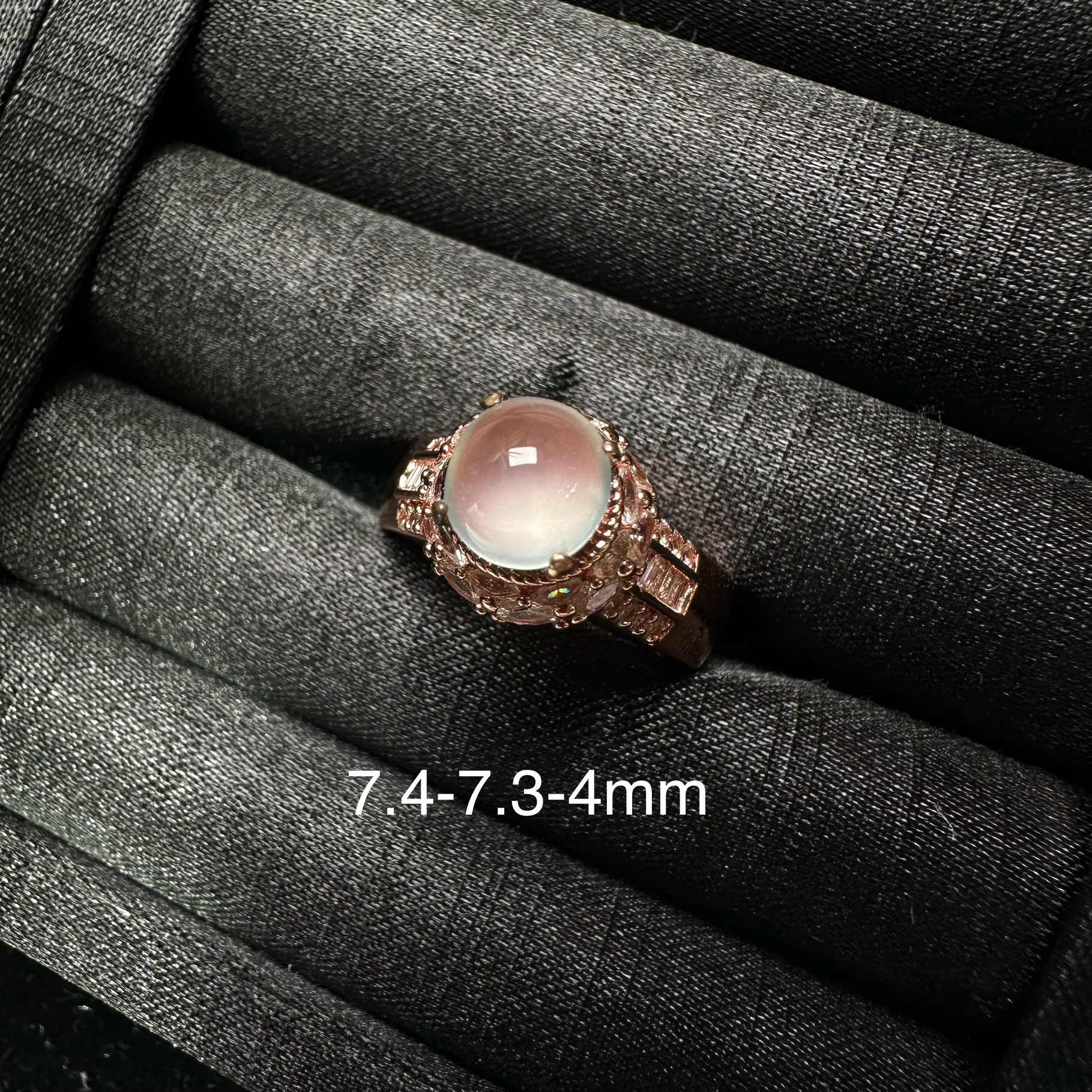 天然A货翡翠冰种蛋面