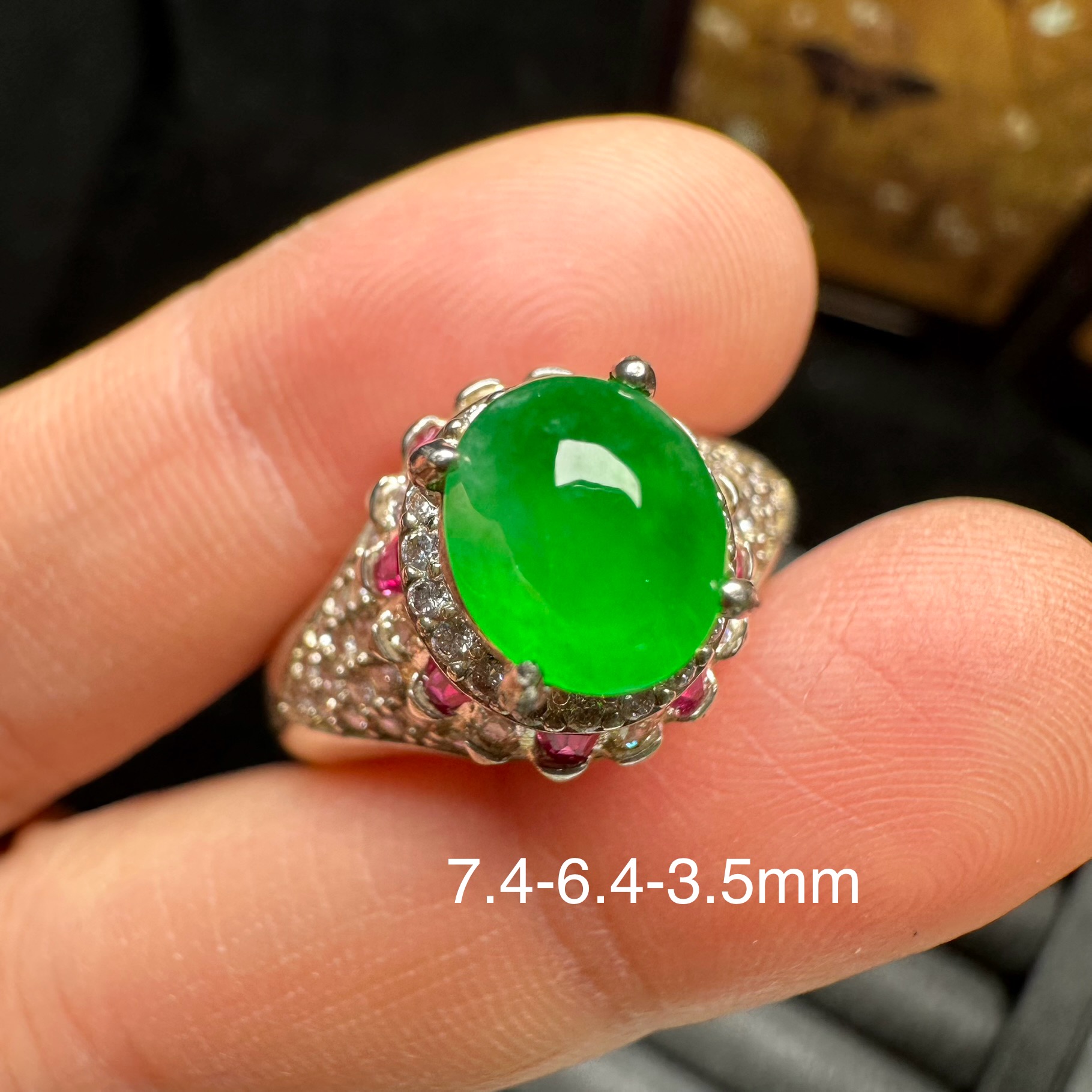 天然A货翡翠冰种阳绿蛋面戒指