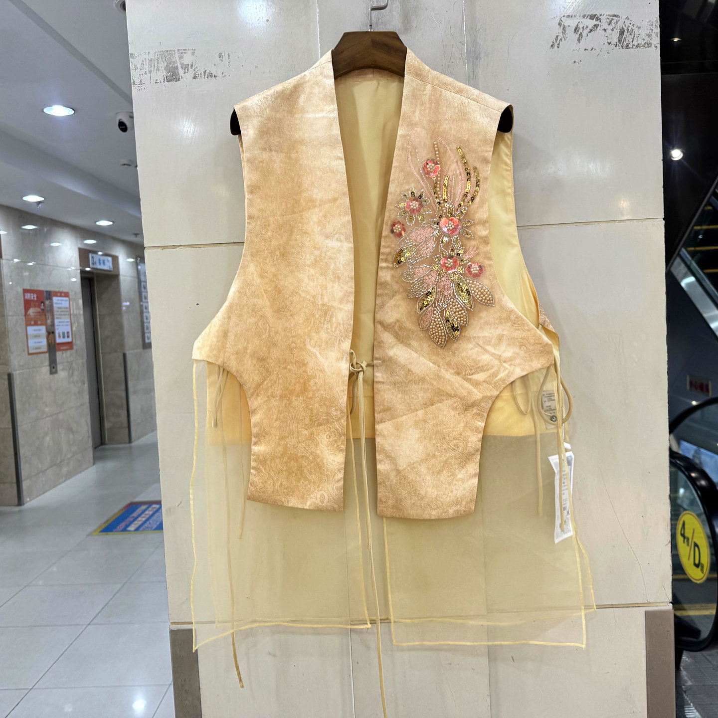 棠秋纤T13256 系带门禁串珠刺绣花拼欧根纱V领遮屁国风马甲外披女