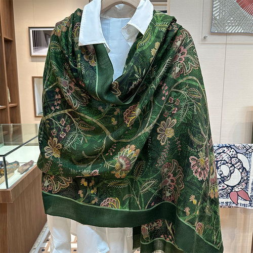 四季通用印花古典羊毛围巾女百搭