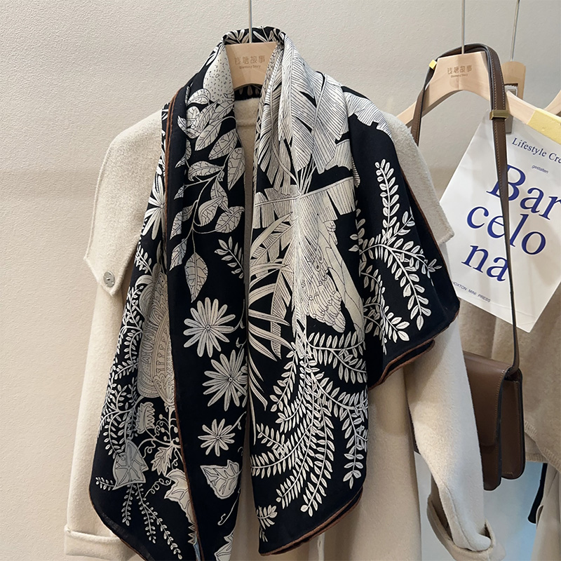 四季适用高级轻奢卷边丝毛围巾女