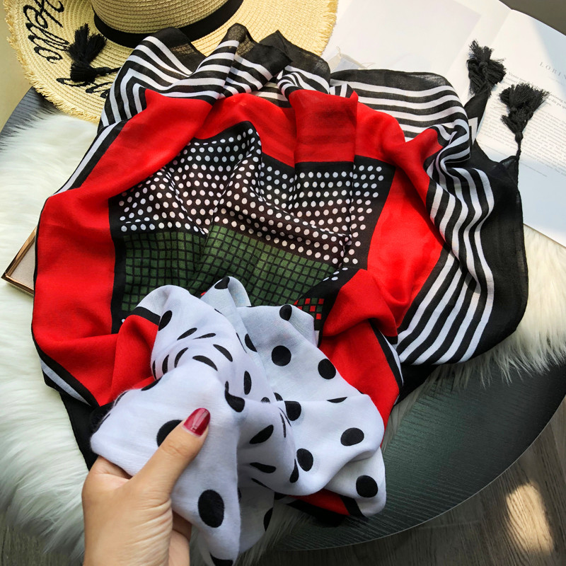 俏皮活泼棉麻手感围巾女春秋季韩版百搭红黑波点夏季长款旅游披肩在类目 服饰配件/皮带/帽子/围巾, 围巾/丝巾/披肩中 - 来自Buy2taobao.com提供专业的淘宝代购服务