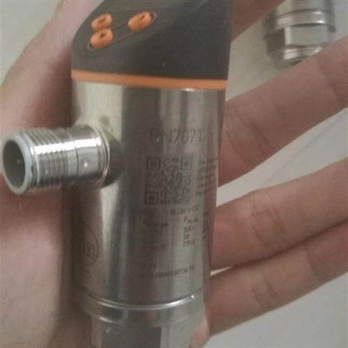 议价PN7071  带显示屏的压力传感器德国易福门