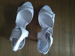 陆陆顺牛皮高跟精品女凉鞋特价清仓38码正码适合38脚穿