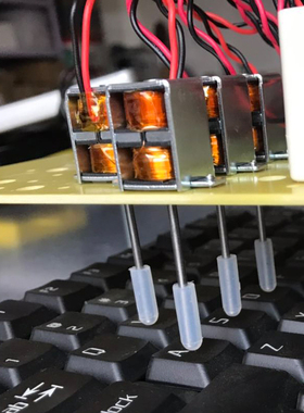 4路物理点击器自动按键盘机械手臂循环敲打键盘喊话挂机老化西游