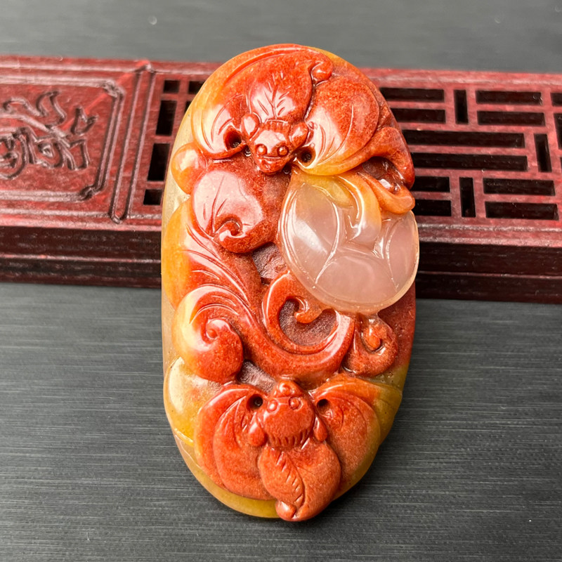 云南纯天然黄龙玉料好工细福在眼前栩栩如生色艳寓意好配证书