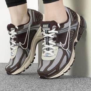Zoom FD9920 Vomero 减震复古休闲运动跑步鞋 022 5网面鞋 耐克女鞋