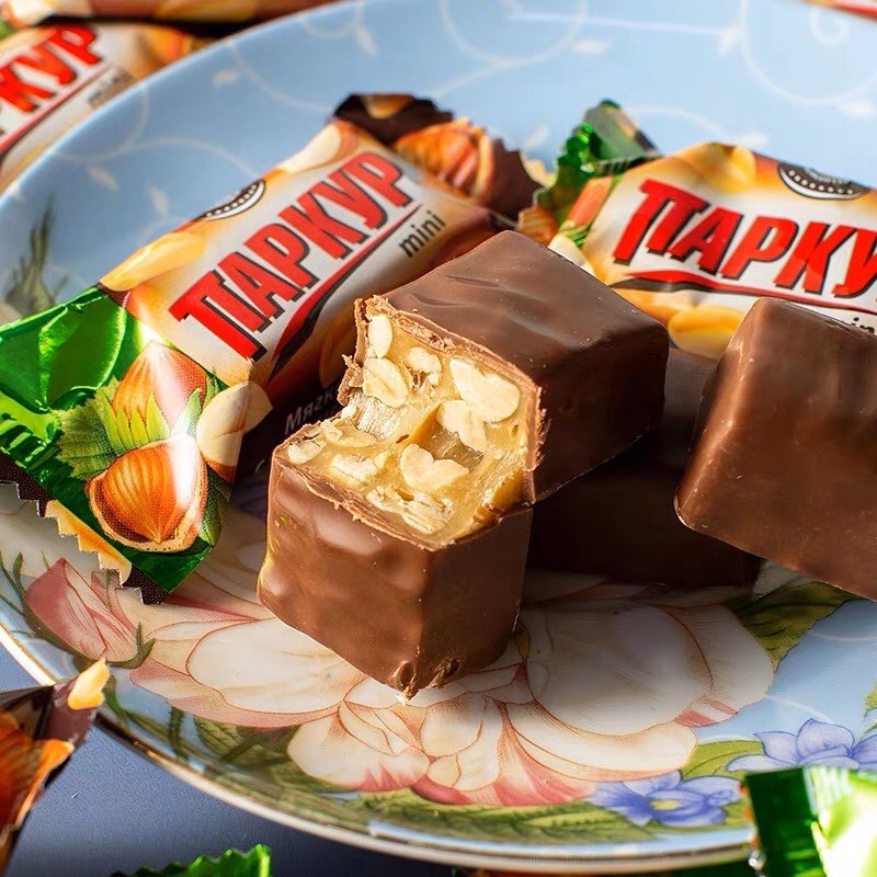 俄罗斯原装进口夹心榛子果仁花生巧克力糖果袋喜牛轧糖零食