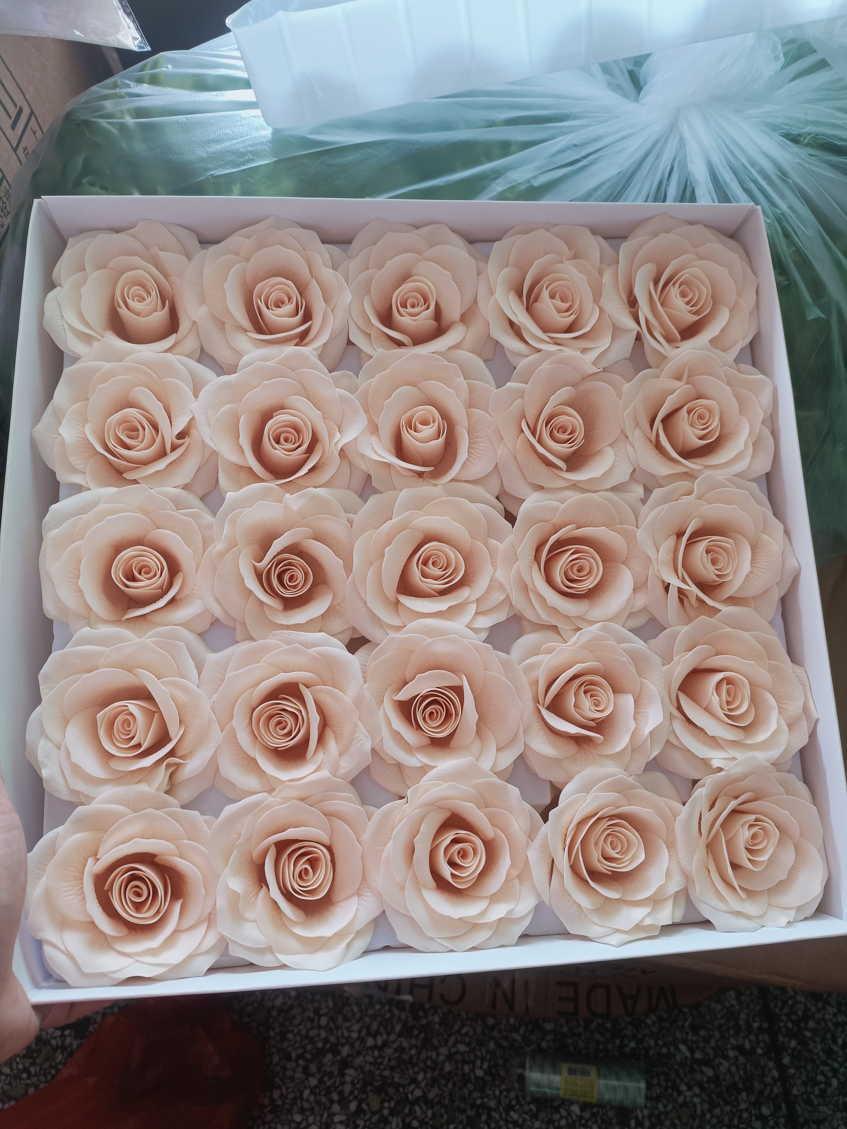 母亲节情人节骄傲玫瑰花5层香皂花头批发永生花肥皂花礼盒花束diy