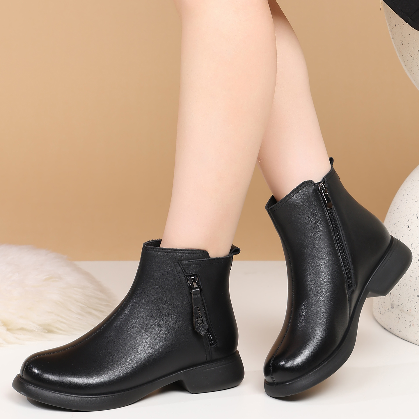 41加大号中年妈妈矮跟棉鞋软牛皮短靴42特大码冬款女装厚毛靴子42