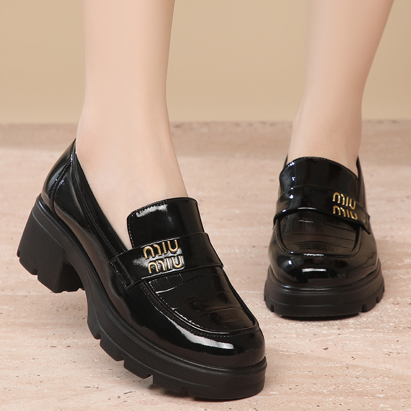 旺奈真皮厚底乐福鞋女粗跟漆皮英伦风皮鞋青年百搭一脚蹬女鞋清仓