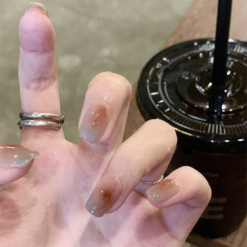 秋冬美拉德风灰蓝色晕染琥珀美甲