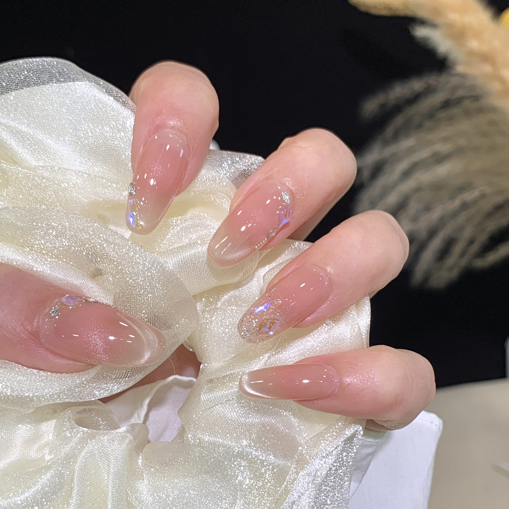 手工穿戴甲裸色极光钻水润猫眼锆石闪钻显白显嫩高端仙女美甲贴片