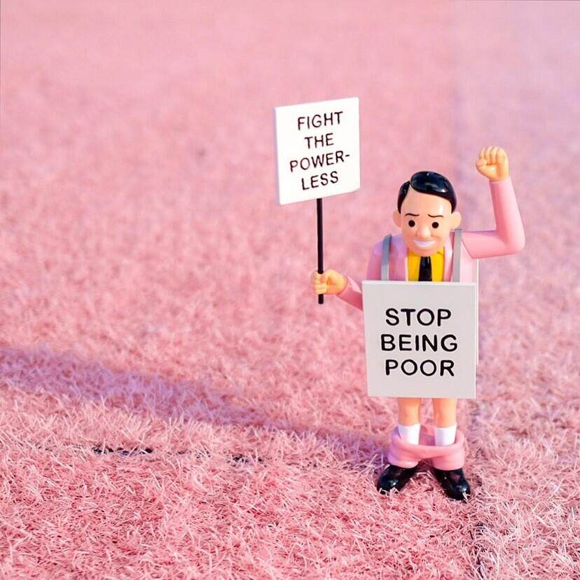 西班牙艺术家搪胶公仔