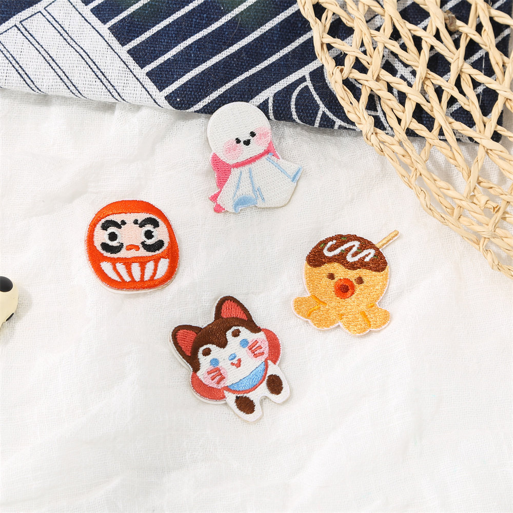 粘贴款晴天娃娃刺绣布贴贴纸手机ipad图案装饰贴衣服破洞补丁贴