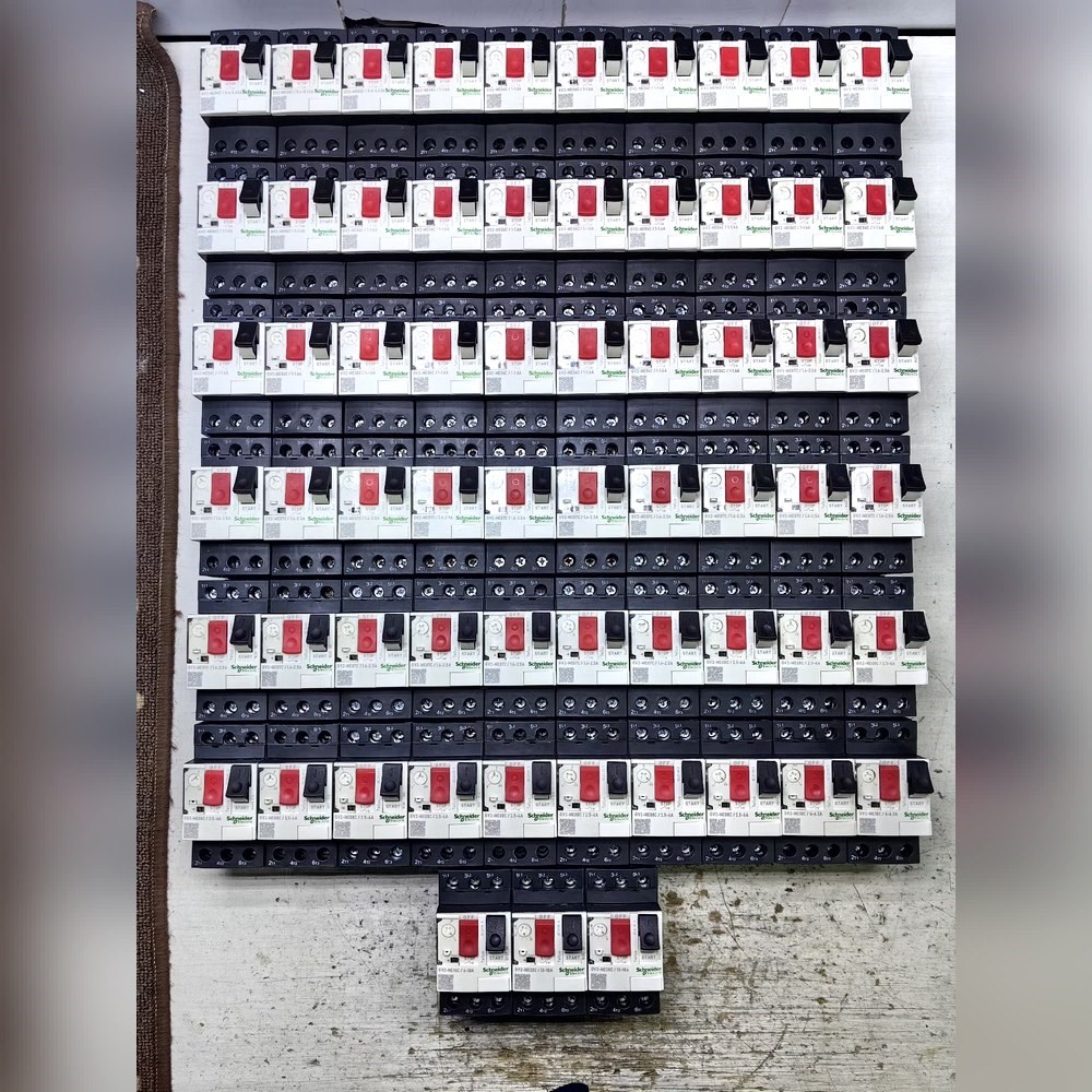 九成新施耐德GV2-ME07C马达开关 议价