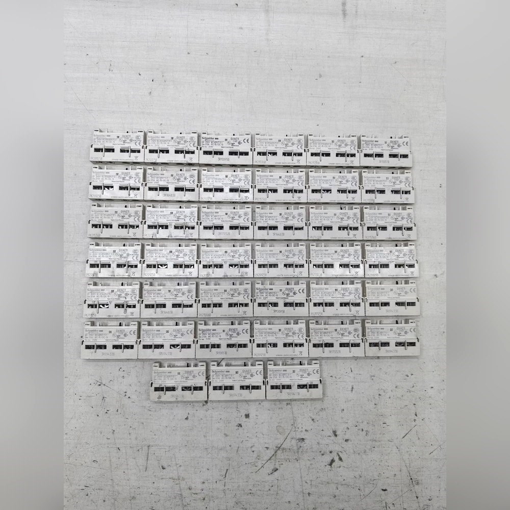 九五成新施耐德GVAE11辅助触头 议价