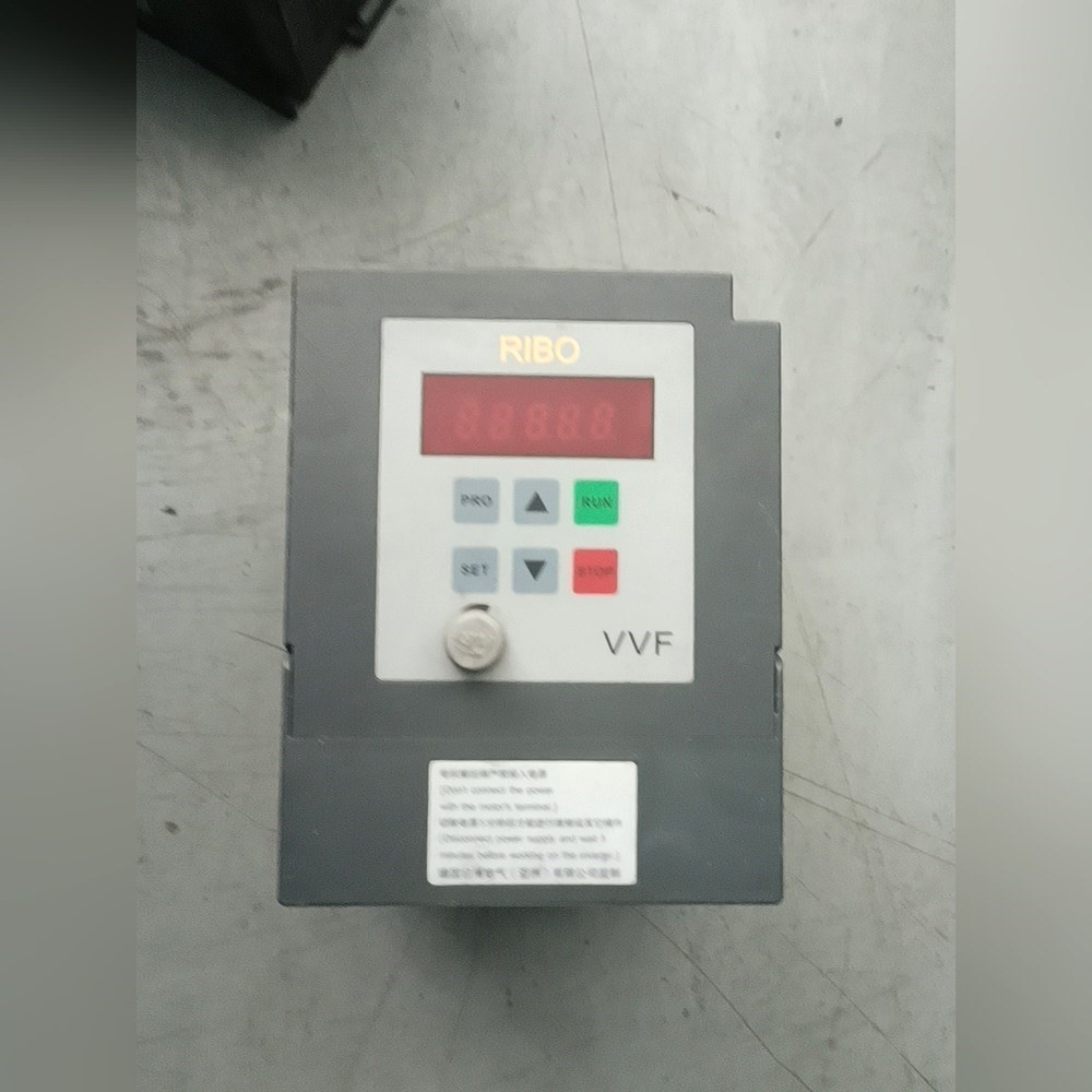 RIBO VVF 德国日博1.5KW 220V 变频器 实物 议价