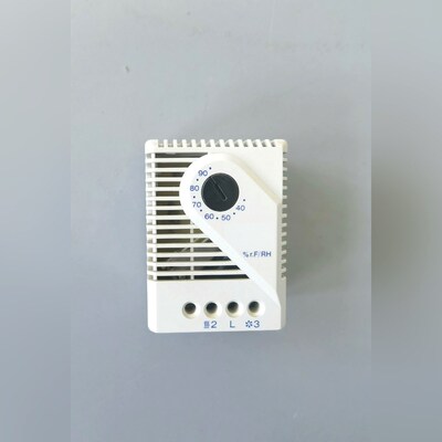 STEGO湿度控制器MFR012柜体拆下成色好 议价