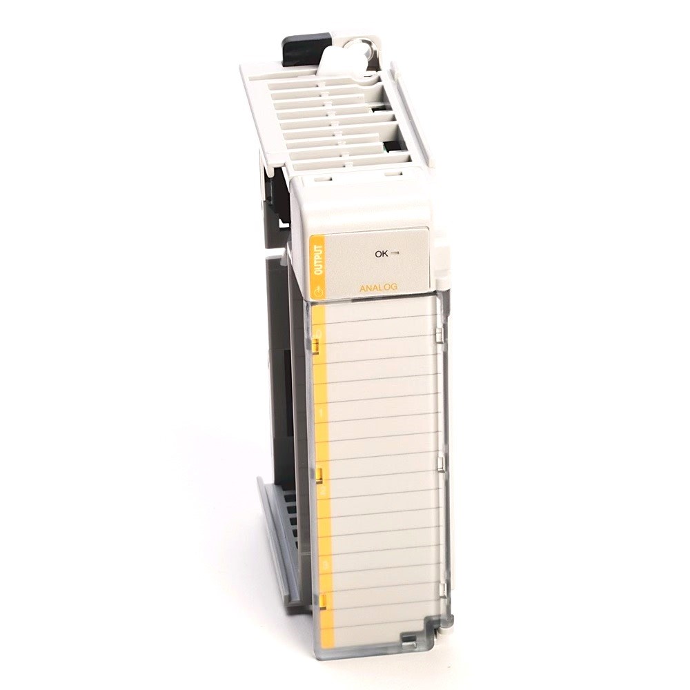 1769-OF8V 有一个开封现货8500出需要的 议价