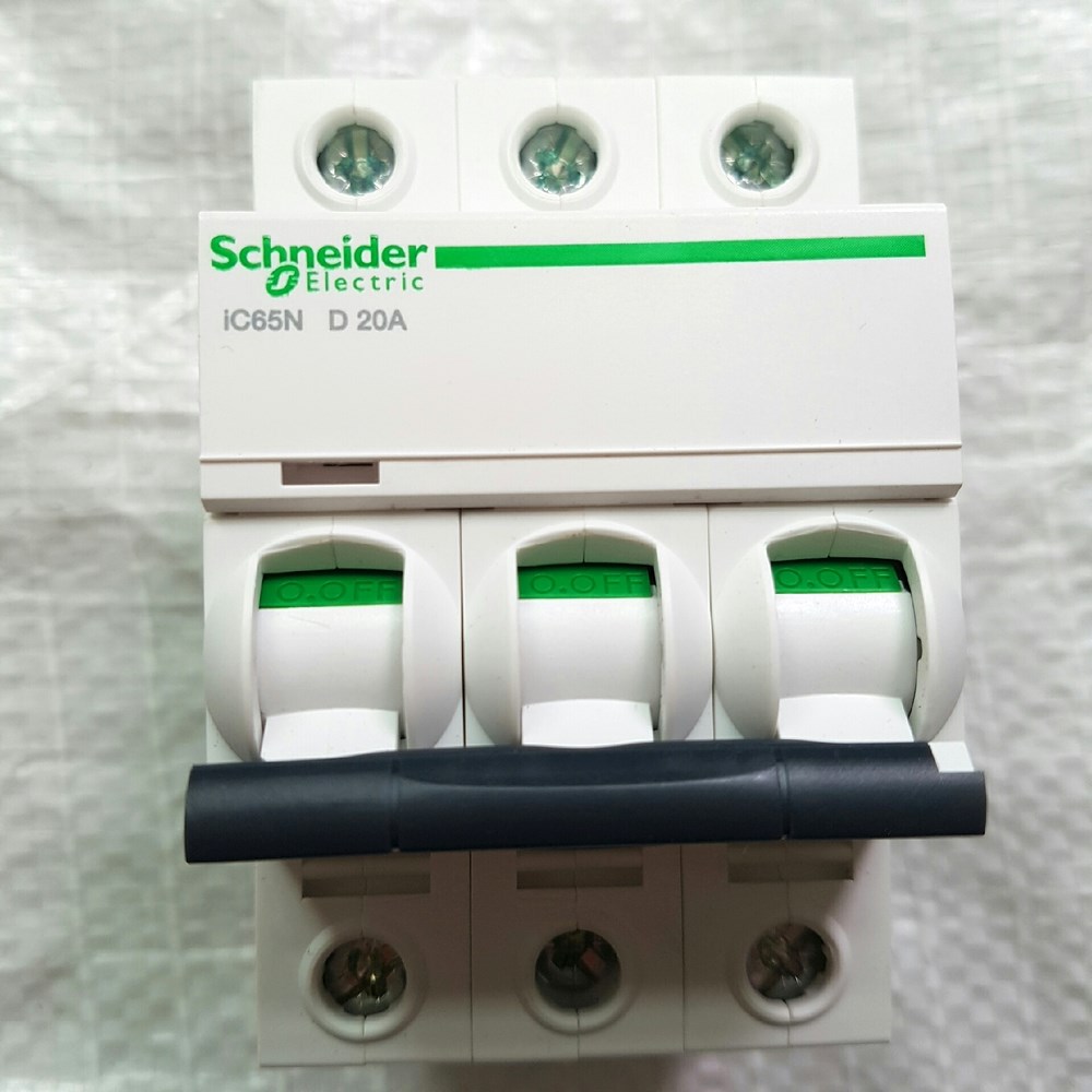 施耐德小型断路器iC65N 3P D20A、3P C32A全 议价