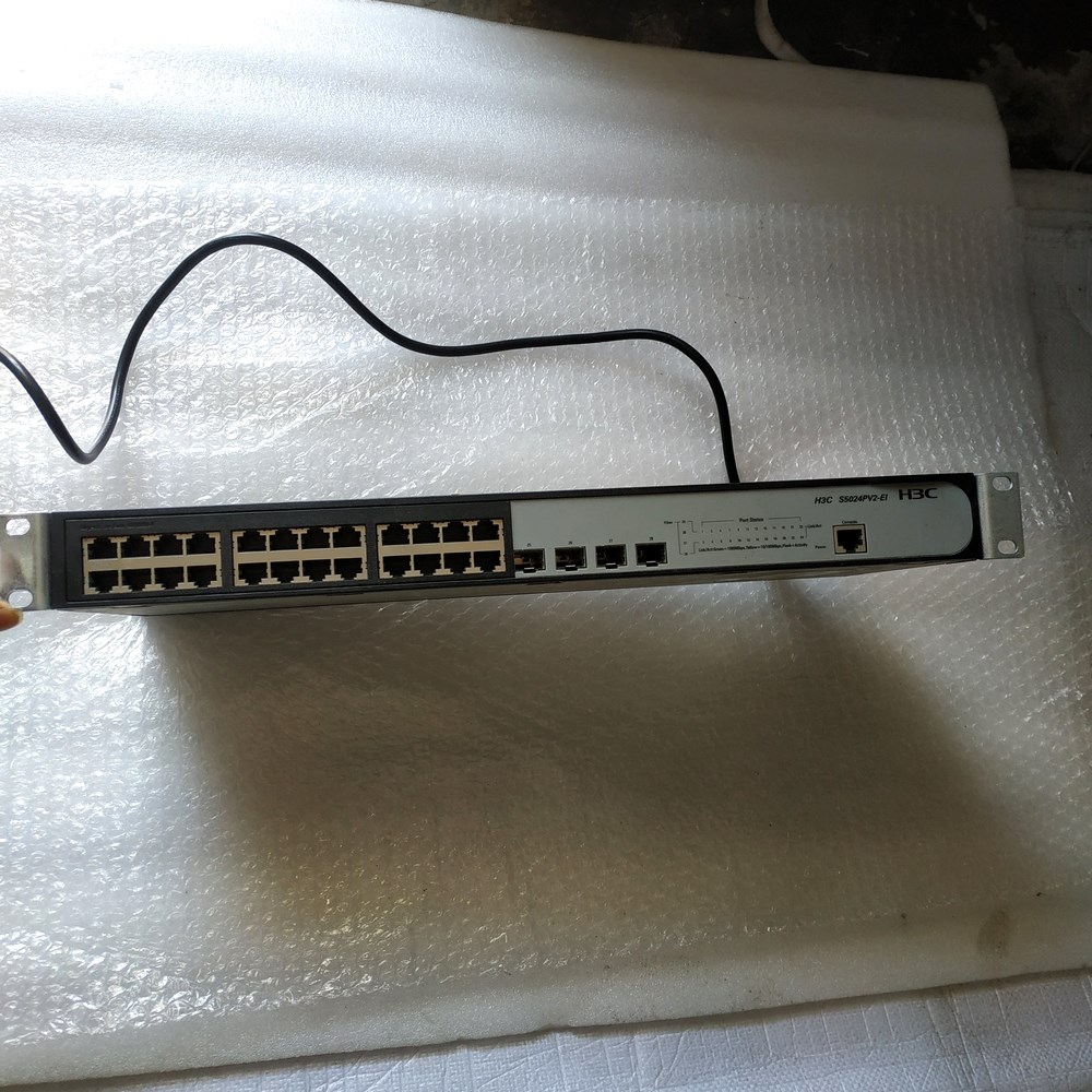 通电的 H3C S5024PV2-EI 一台重量2.3公斤 议价