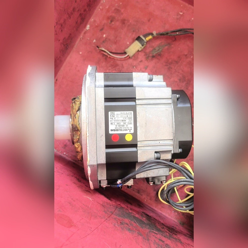 三菱电机  HF-SWS43B-S1  3个  成色如图 议价