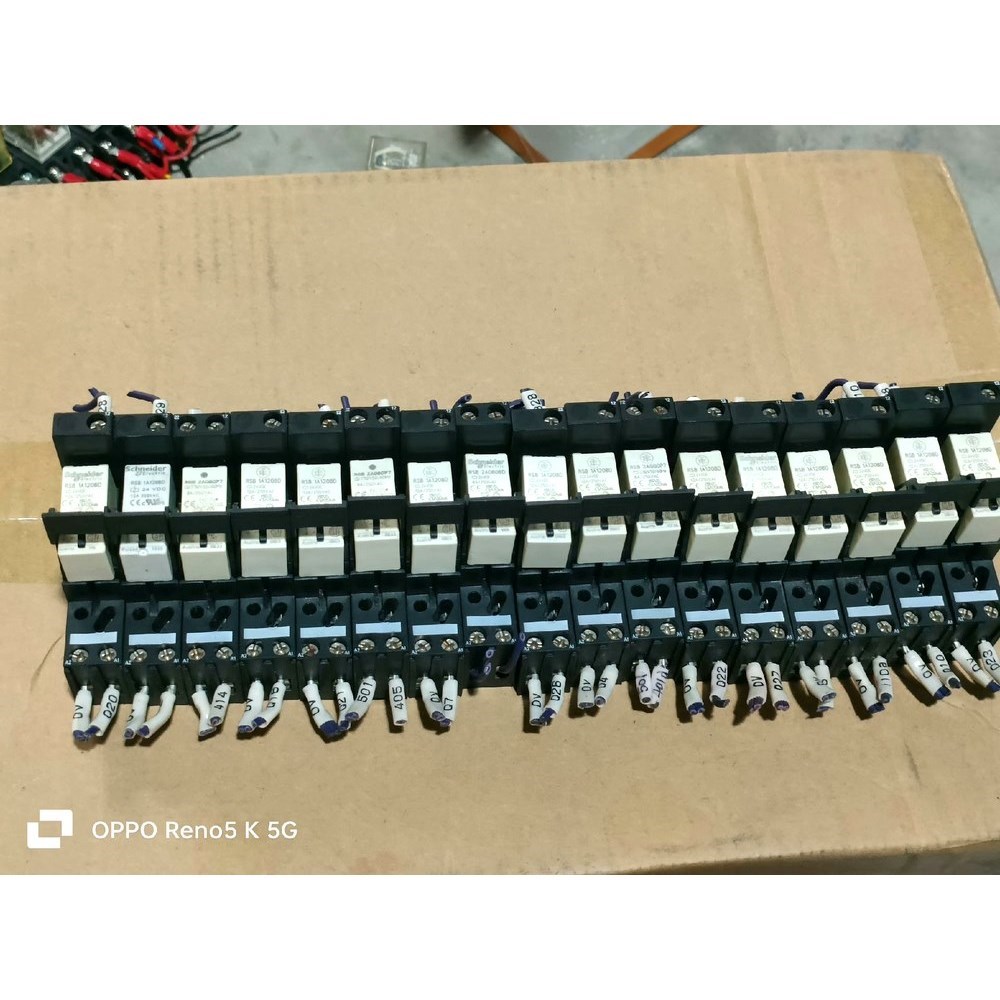施耐德继电器 RSB 1A120BD 24VDC共13套 R 议价