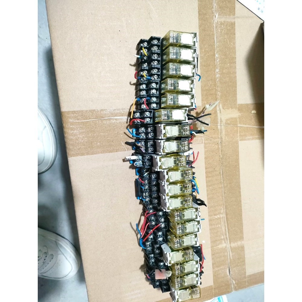 IDEC和泉中间继电器RJ25-CL-D24 底座SJ2S 议价