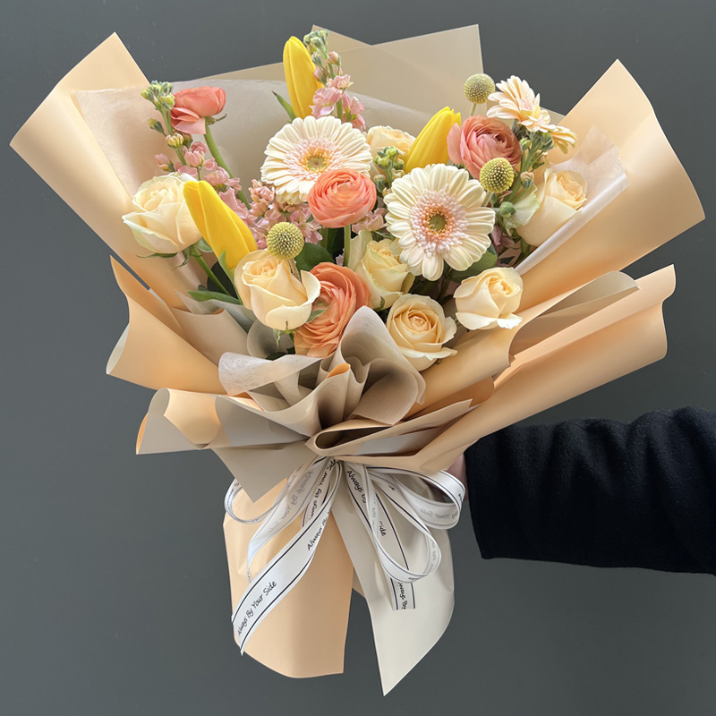 混搭花束郁金香送花店生日玫瑰花