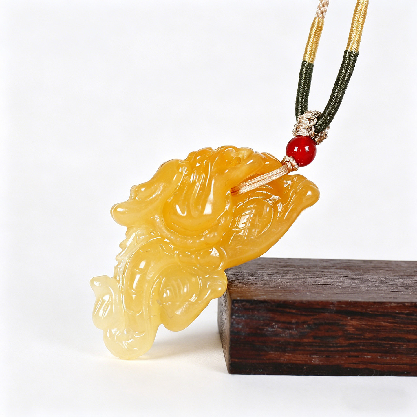 天然黄龙玉生肖龙项链带证书