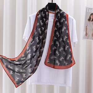 2025新款时尚薄款围巾波点丝巾夏季防晒披肩女士长巾黑色马车领巾