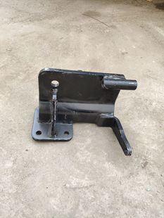 新源轮式挖掘机配件大全机械轮胎75挖机正品发动机空调压缩机支架