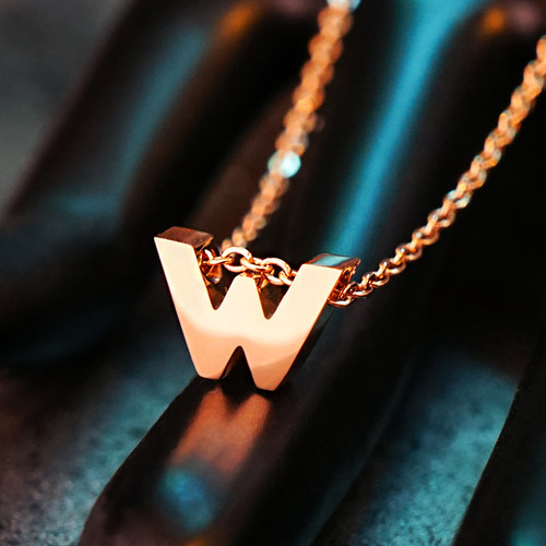 W字母钛钢项链轻奢不掉色百搭