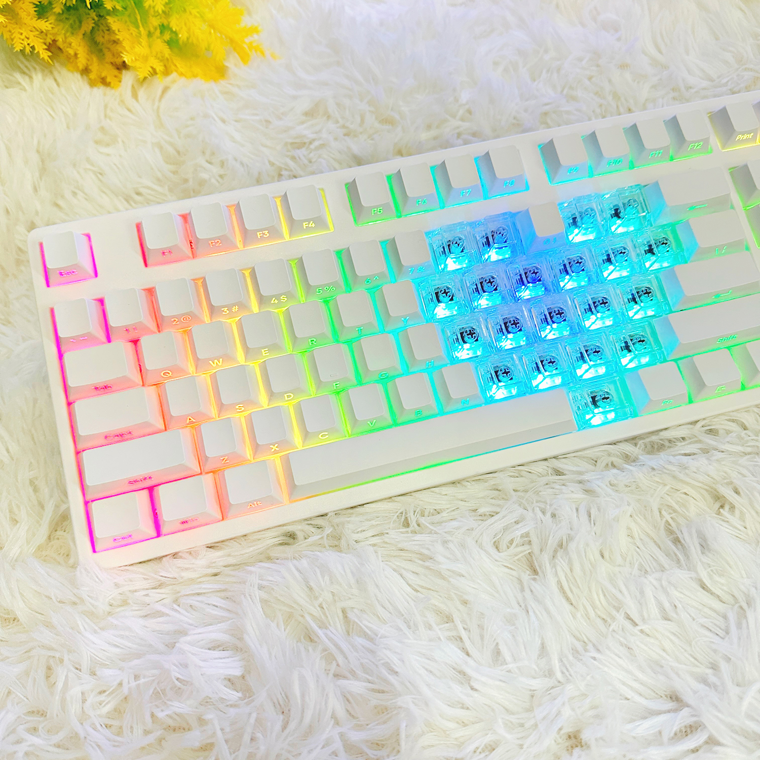 侧刻透光108键三模机械键盘RGB