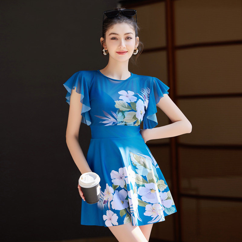 加大码遮肚显瘦裙式连体游泳衣女