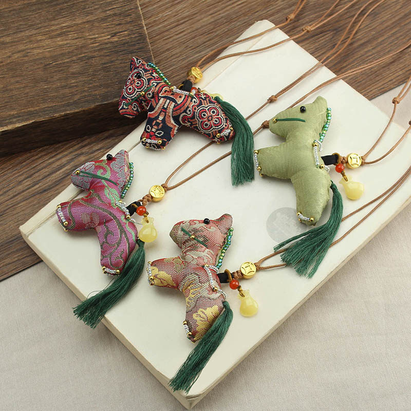 新中式国风布艺小马仿宋锦项链女款复古汉服配饰民族风毛衣链挂饰