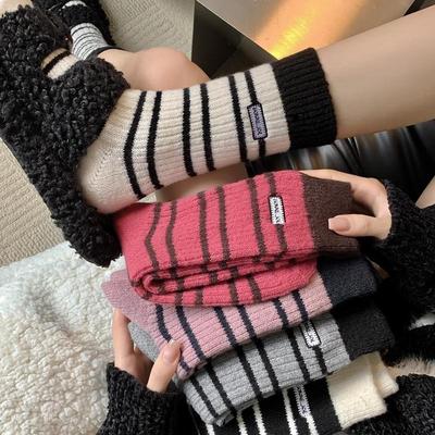 条纹刺绣字母羊绒袜子女中筒秋冬加厚保暖外穿长筒显瘦百搭堆堆袜