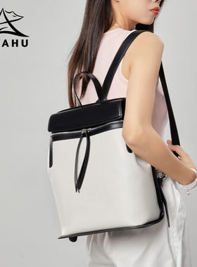 小众通勤2025新款时尚女士双肩包轻便简约女设计感电脑大容量书包