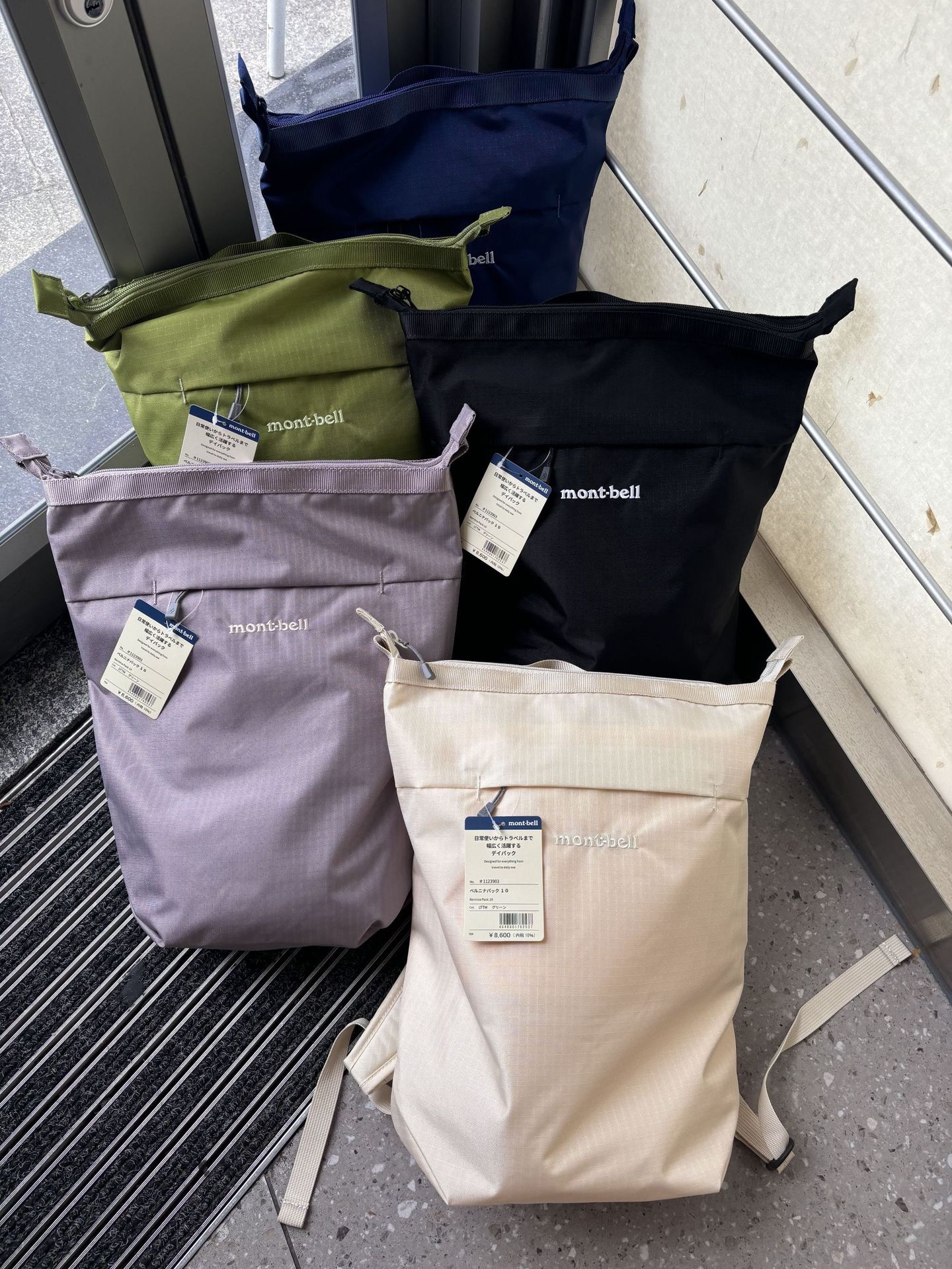 日本户外潮牌10L防水防风登山包简约轻量化设计徒步包双肩包