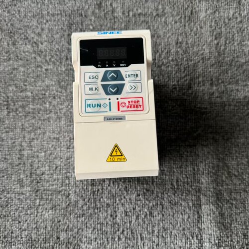 正弦变频器A90-2T4R8B，0.75kW三相，200-2--议价商品