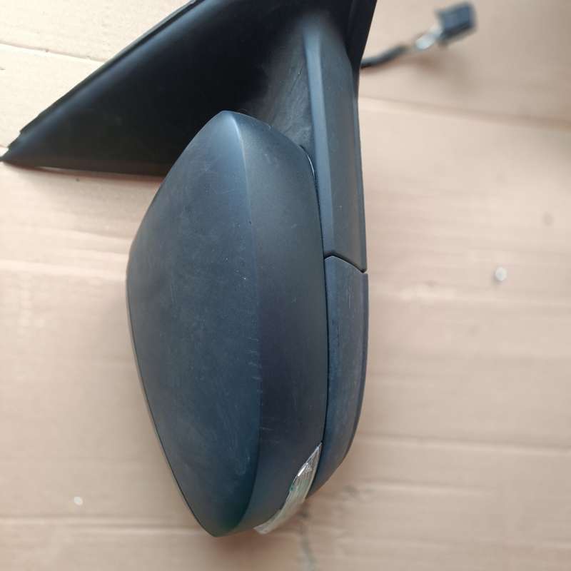 众桑塔纳/捷达/新桑塔纳右侧后视镜总成,型号6VD 857--议价商品