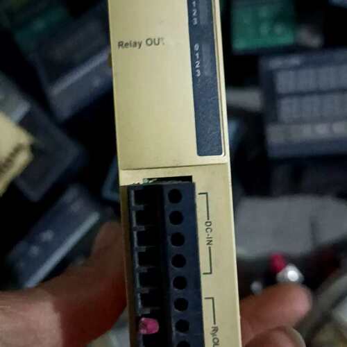 施耐德模块TWDDRA8RT，TWDAMM3HT.实物拍摄详--议价商品
