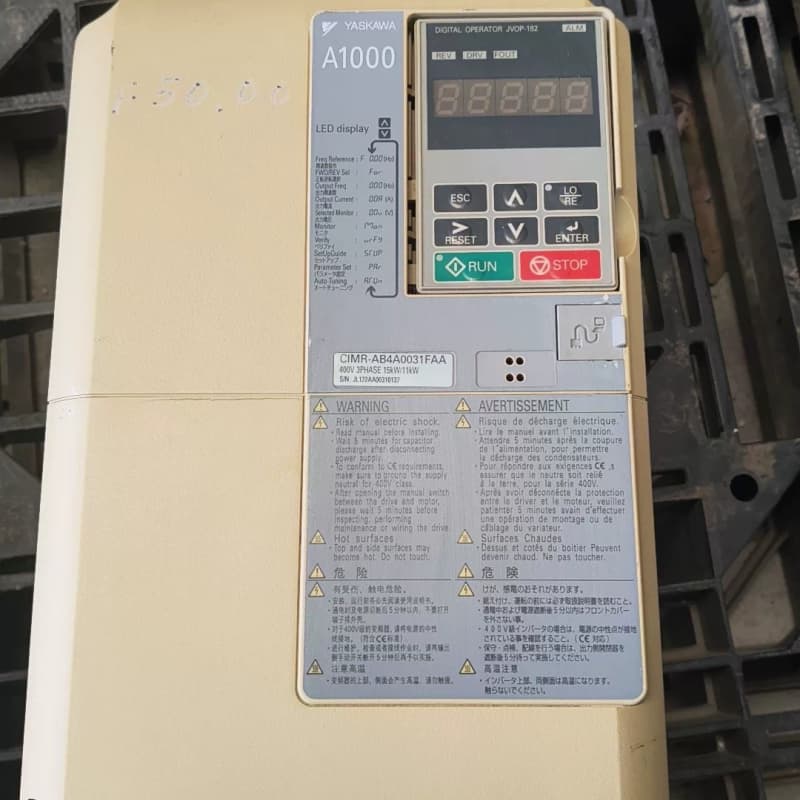 安川A1000-11KW变频器一台，成色自定义，外壳有些发黄--议价商品