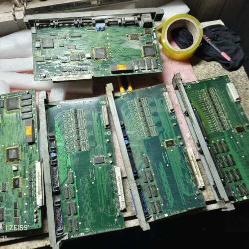 三菱控制器显示插板五张，型号：QX522(2)/QX535(--议价商品