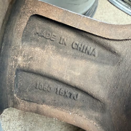 江铃骐铃T7皮卡原厂16寸拆车铝合金轮毂钢圈,可以包邮,标价--议
