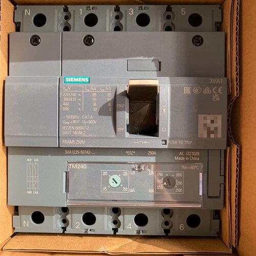 西门子 3VA1225-5EF42-OAAO 4P250A--议价商品